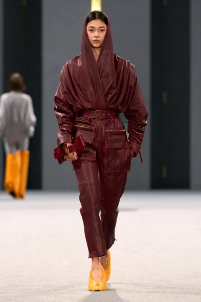 Look 14